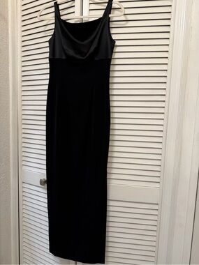 Tahari black evening gown size 4